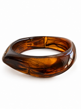 Load image into Gallery viewer, Retro Square Bangle