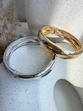 Load image into Gallery viewer, Classic Bangle