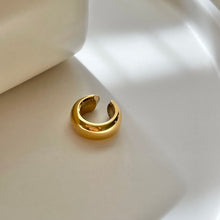 Load image into Gallery viewer, Chunky Gold Ear Cuff
