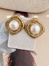 Load image into Gallery viewer, Vintage Pearl Earrings
