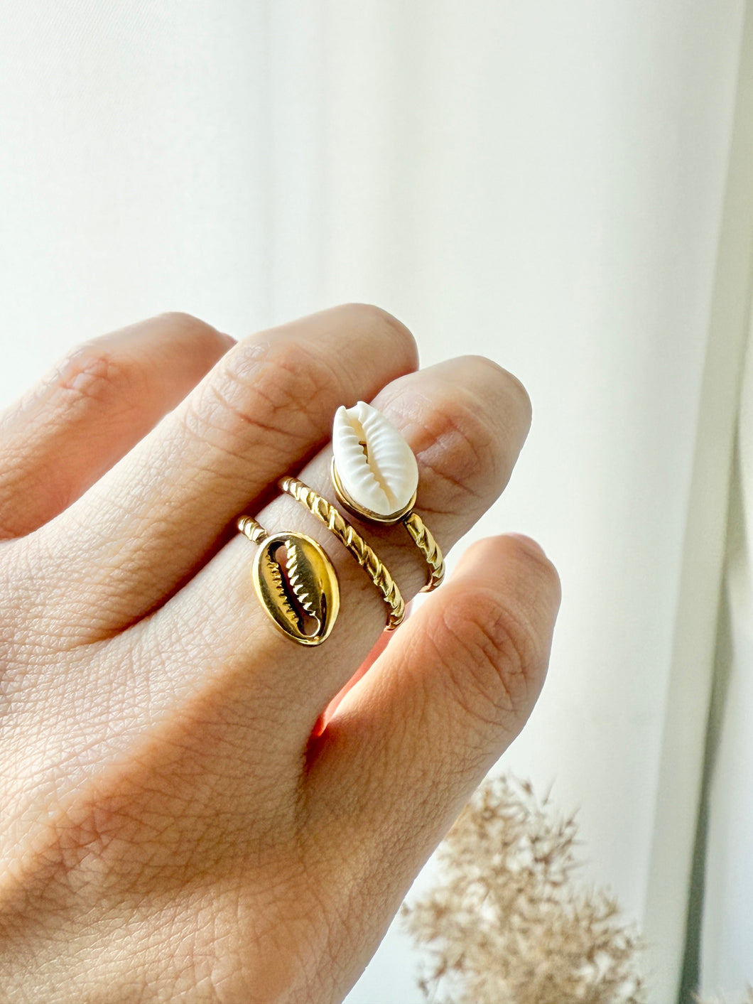 Shell Double Adjustable Ring