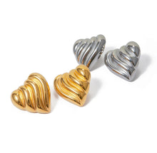 Load image into Gallery viewer, Heart Gold Earrings
