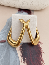Load image into Gallery viewer, Square Hoop Earrings

