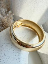 Load image into Gallery viewer, Chunky Classic Bangle
