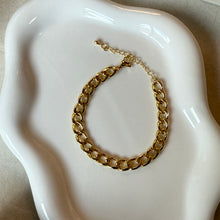 Load image into Gallery viewer, Cuban Link Bracelet
