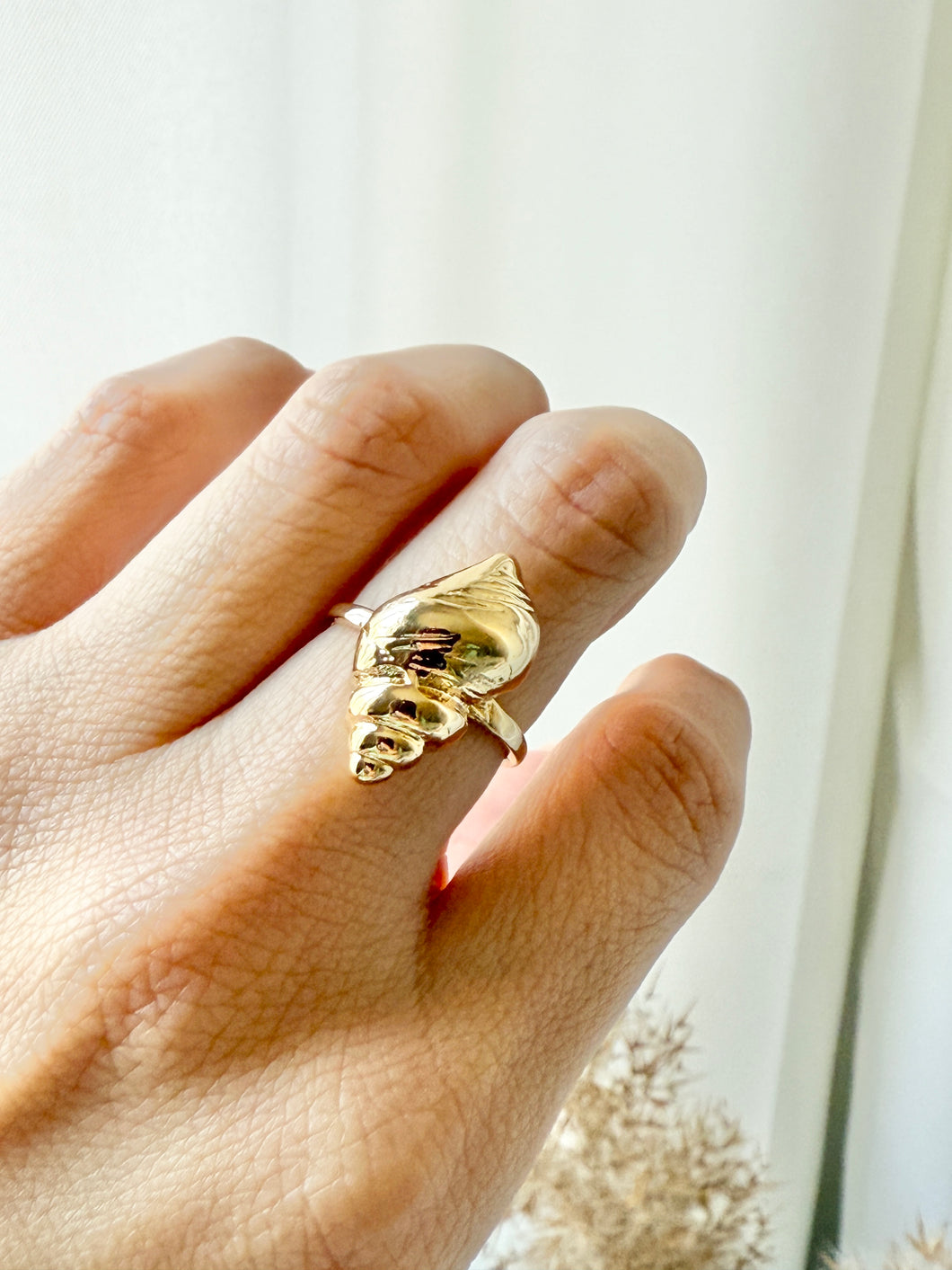 Shell Adjustable Ring