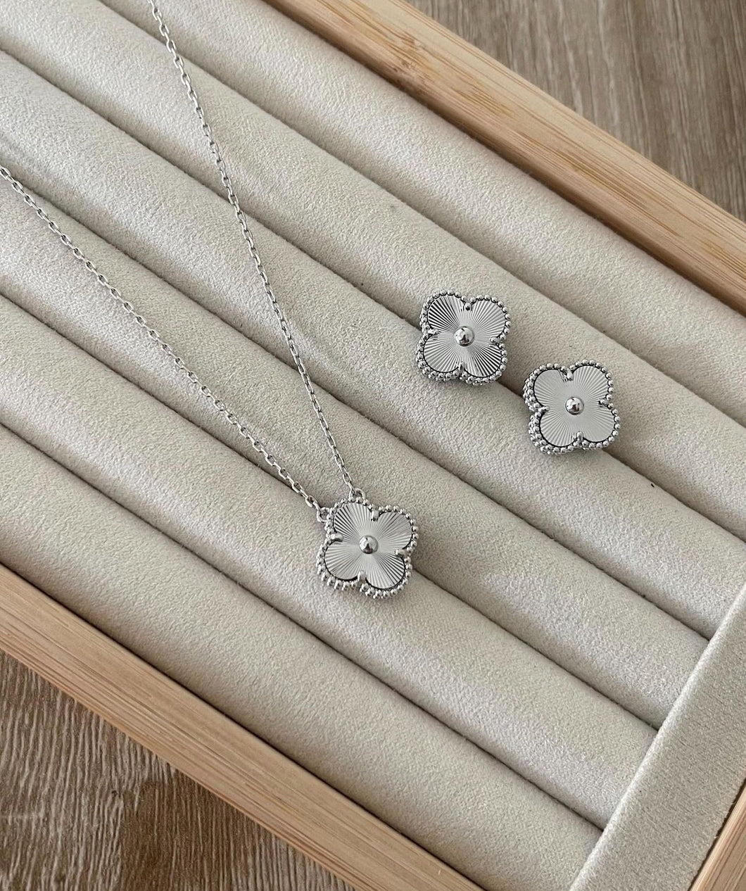 Silver Clover Set