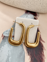Load image into Gallery viewer, Square Hoop Earrings
