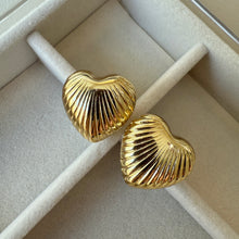 Load image into Gallery viewer, Heart Earrings
