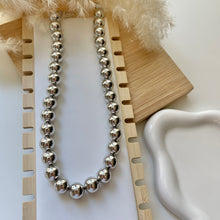 Load image into Gallery viewer, Beads Necklace
