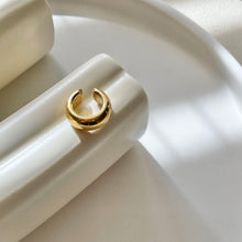 Load image into Gallery viewer, Chunky Gold Ear Cuff
