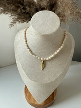 Load image into Gallery viewer, Fish Pearls Necklace
