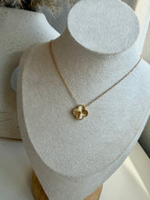 Load image into Gallery viewer, Trebol Necklace
