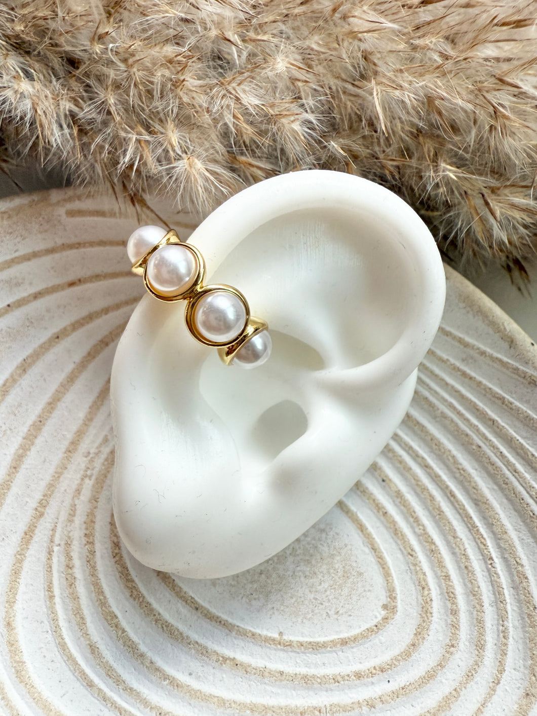Chunky Pearl Earcuff