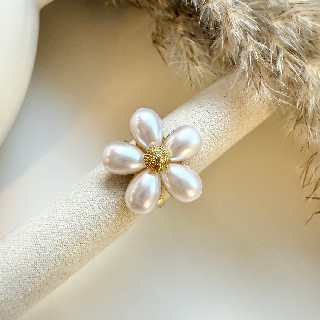 Flower Pearls Adjustable Ring