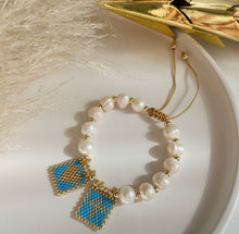 Load image into Gallery viewer, Escapulario Pearl Bracelet

