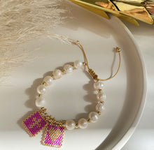Load image into Gallery viewer, Escapulario Pearl Bracelet
