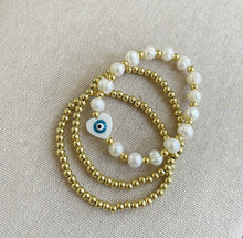 Load image into Gallery viewer, Heart Pearl Bracelet
