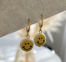 Load image into Gallery viewer, Happy Face Huggies
