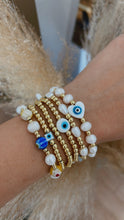 Load image into Gallery viewer, Heart Pearl Bracelet
